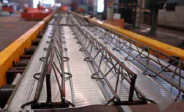 山西鋼結構廠家生產(chǎn)的鋼筋桁架樓承板長這樣